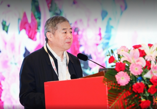 黨的二十大報(bào)告指出，要實(shí)施產(chǎn)業(yè)基礎(chǔ)再造工程，支持專精特新企業(yè)發(fā)展