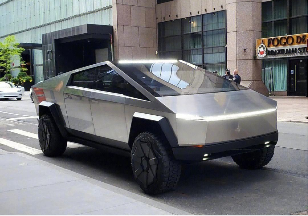 美國得州超級工廠已制造完成首輛電動皮卡Cybertruck量產(chǎn)車 美國得州超級工廠已制造完成首輛電動皮卡Cybertruck量產(chǎn)車