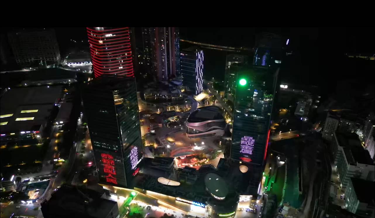 燈光璀璨 喜慶雙節(jié) 品成金屬閃耀城市夜空